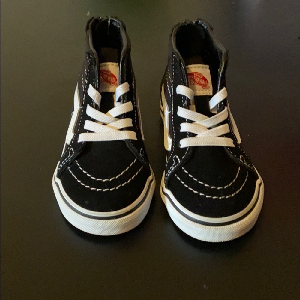 Cute Black & White Toddler High Top Vans